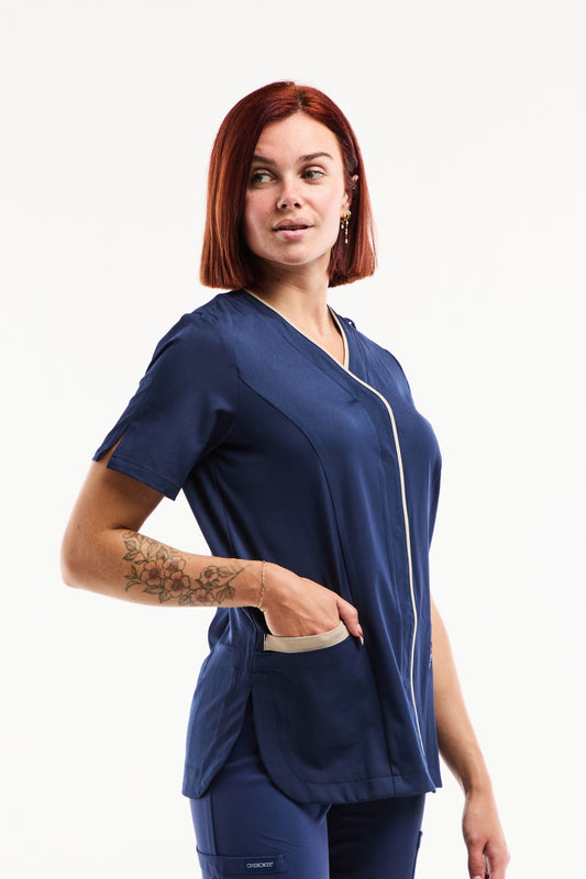 Blouse Médicale Femme Serena – Stretch & Ultra Douce - Bleu marine