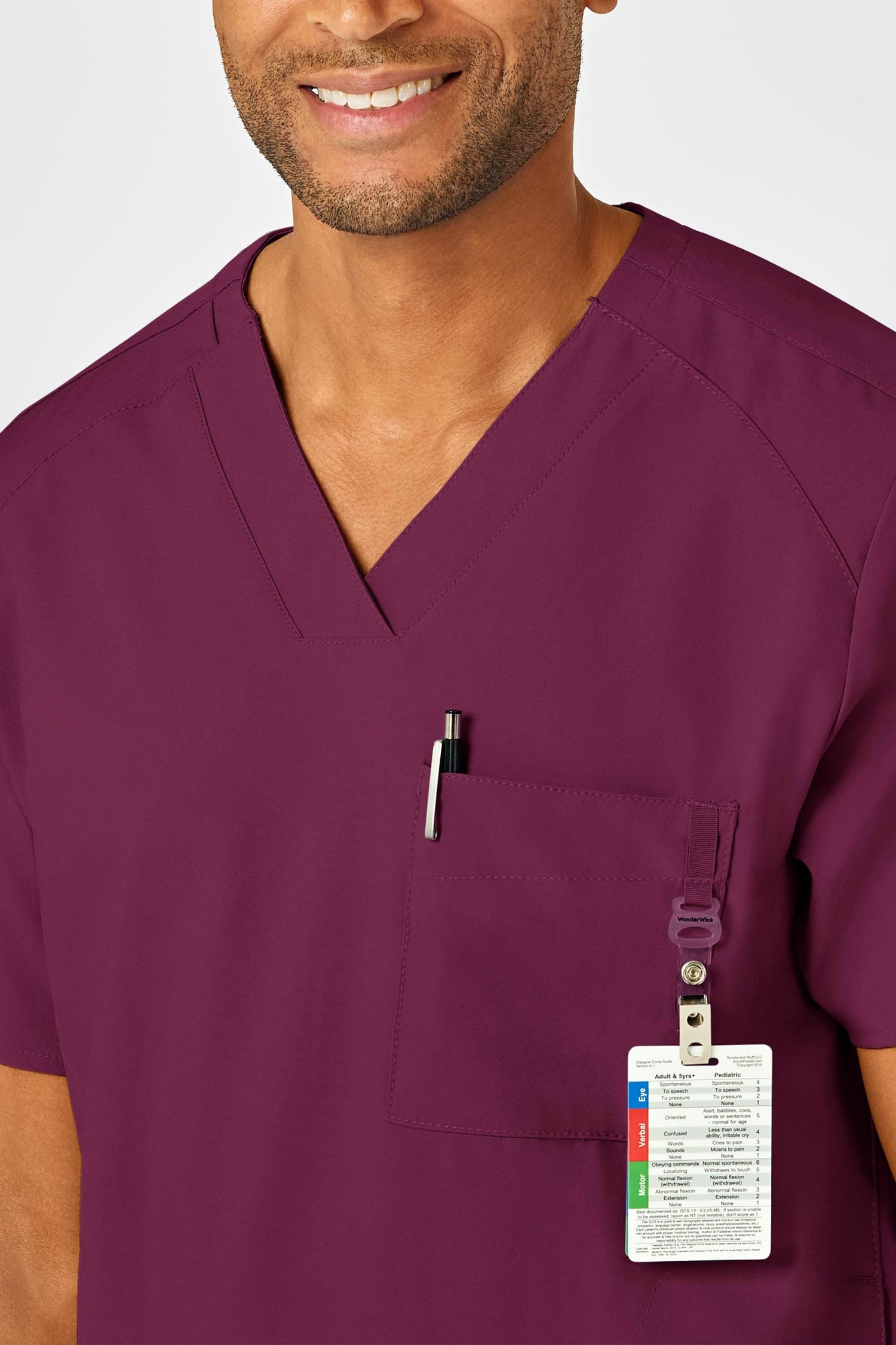 Tenue médicale complète en bordeaux, V-neck avec poche pour stylo et badge ID